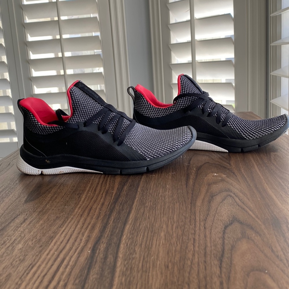 Reebok Sneakers Black & Pink Sz 7.5 LIKE NEW!